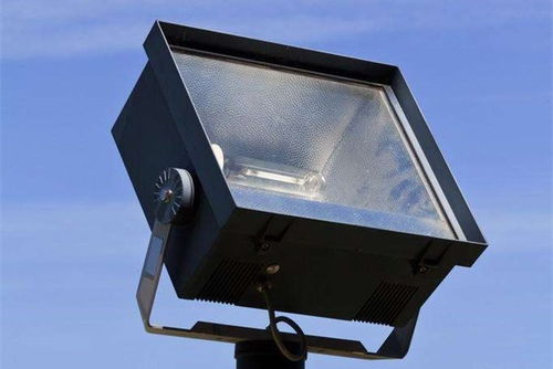 御華尊led燈具廠家一文教你看懂投光燈和泛光燈的區別